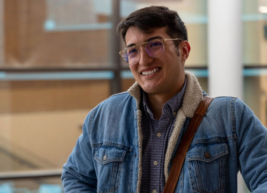 Headshot of student Luis Toro